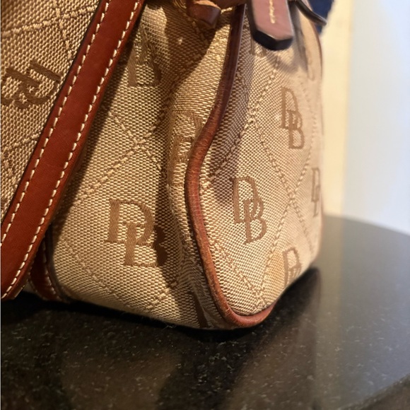 Dooney & Bourke 2pc Barrel Bag & Zipper Pouch - Picture 5 of 9